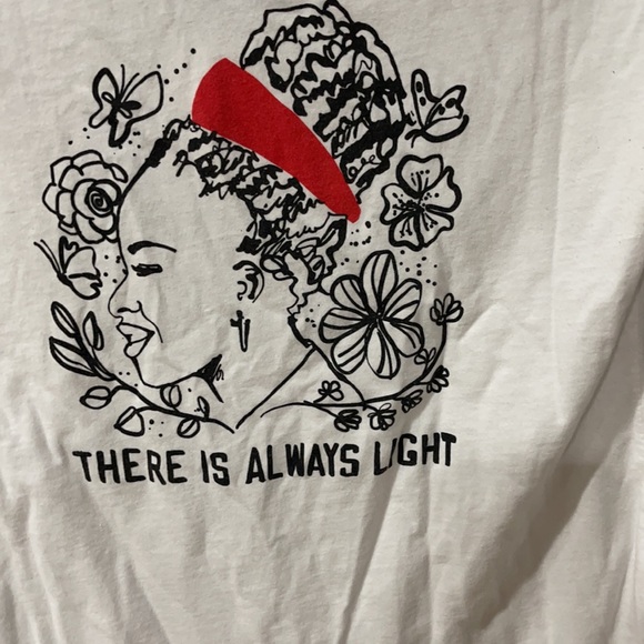 Amanda G TShirt with logo; long sleeve V neck - Picture 2 of 5